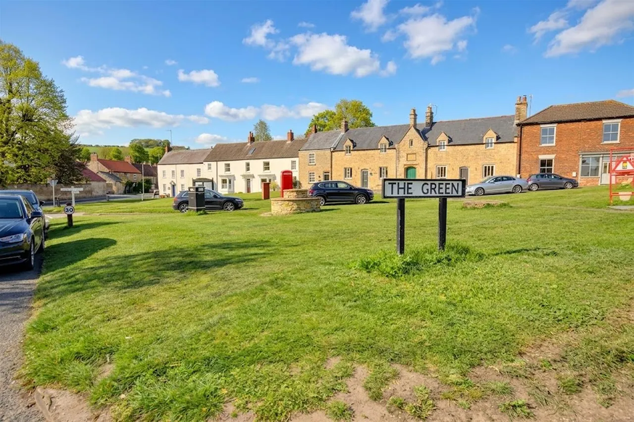 The Green, North Newbald, photo 24