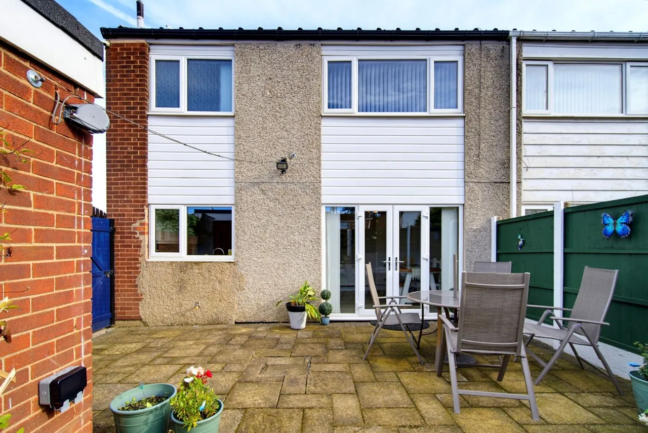 Fir Walk, Maltby, S66, photo 15