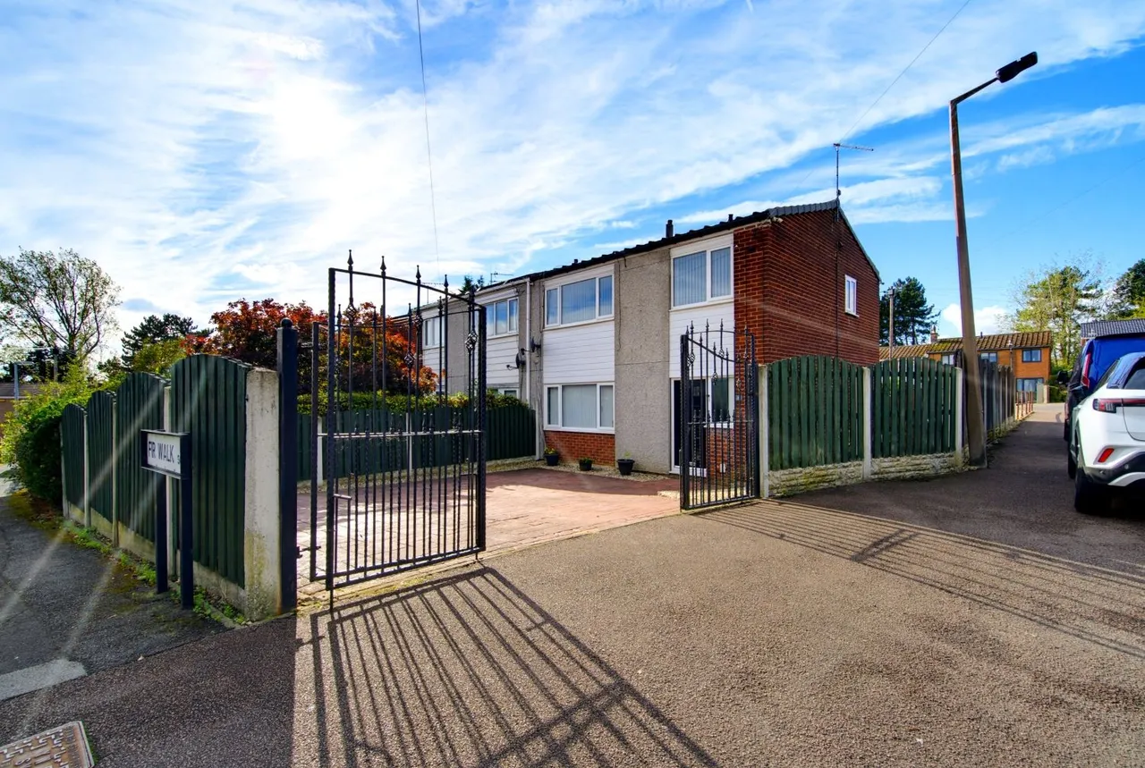3 bed house for sale, Fir Walk, Maltby, S66