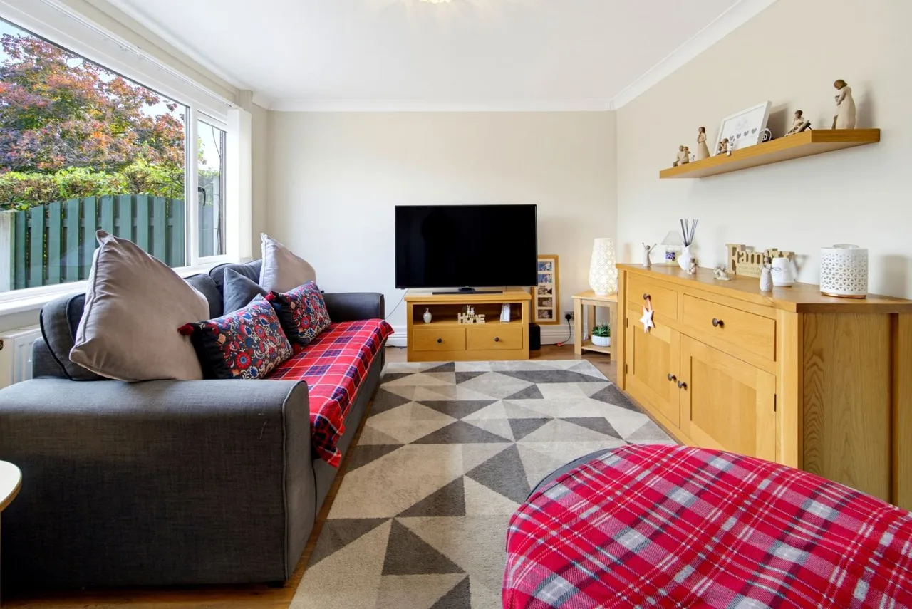 Fir Walk, Maltby, S66, photo 3