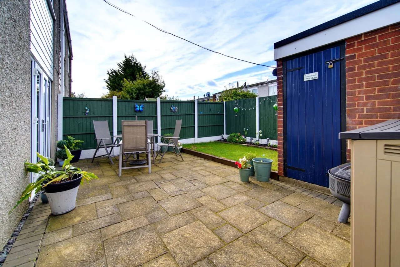 Fir Walk, Maltby, S66, photo 13