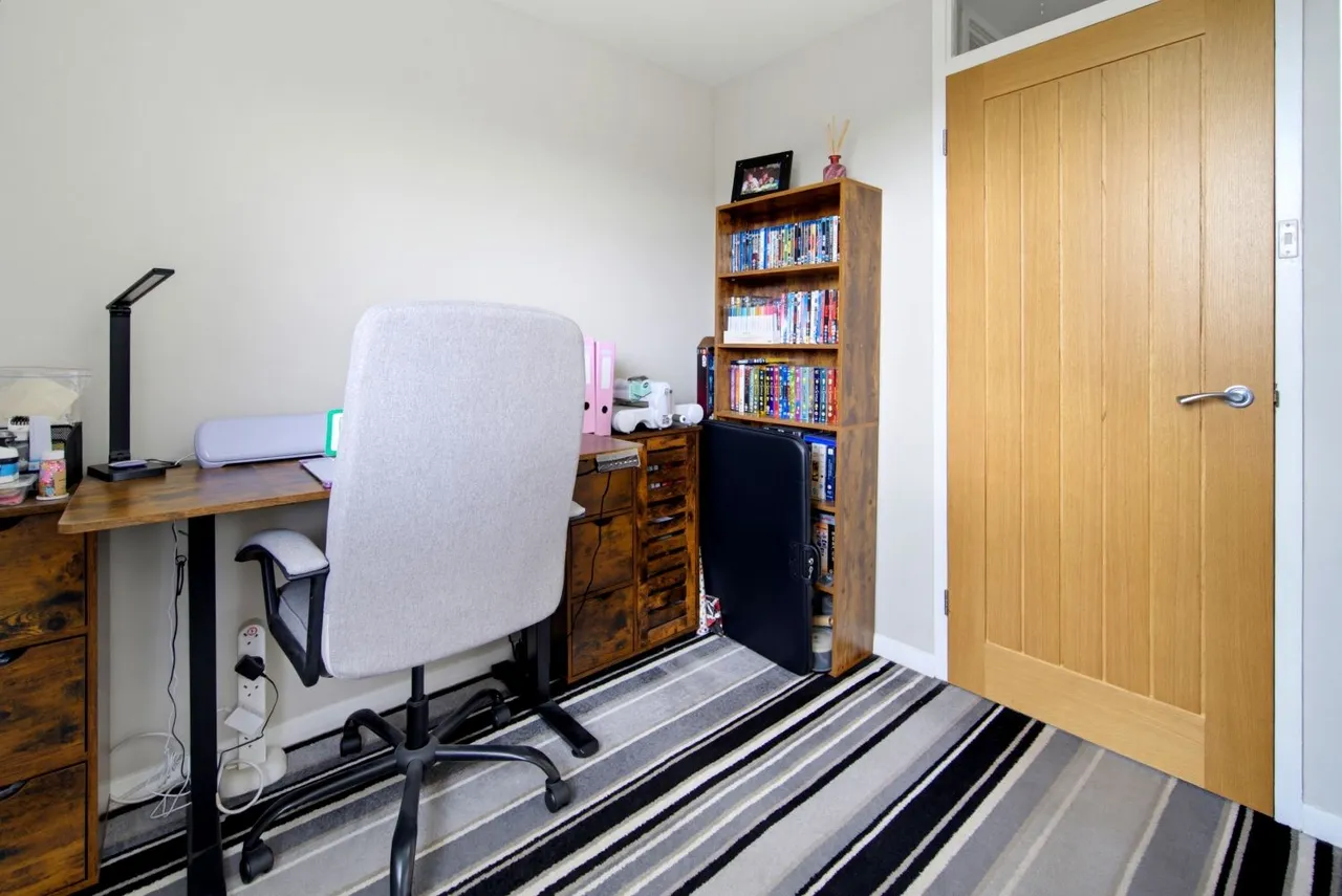 Fir Walk, Maltby, S66, photo 11