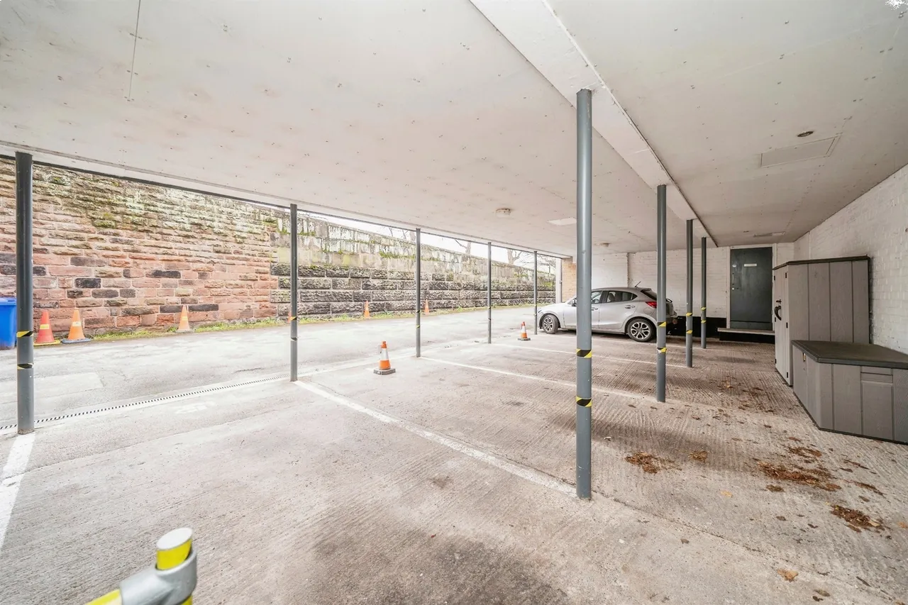Lower Bridge Street, Chester, CH1, photo 14