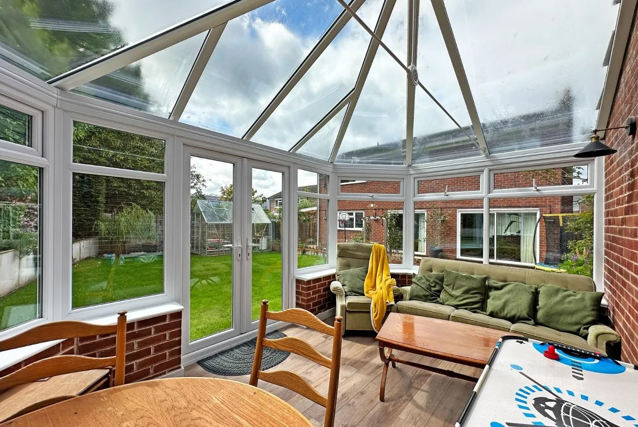 Fernlea, Hale, Cheshire WA15 9LH, photo 33