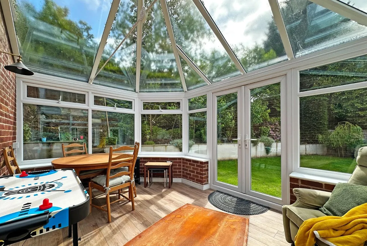 Fernlea, Hale, Cheshire WA15 9LH, photo 32