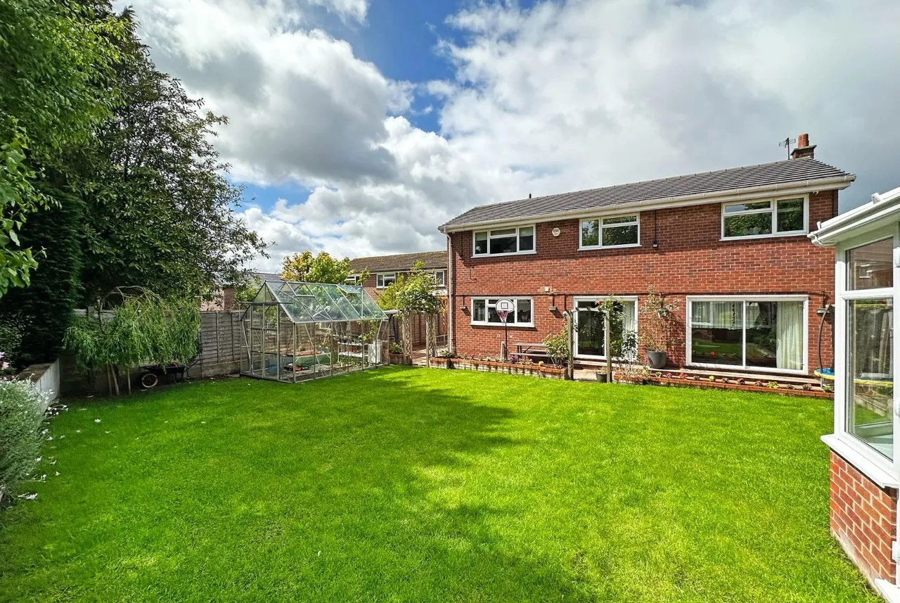 Fernlea, Hale, Cheshire WA15 9LH, photo 29