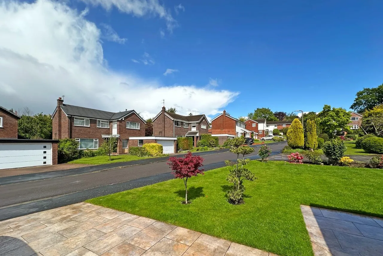 Fernlea, Hale, Cheshire WA15 9LH, photo 36