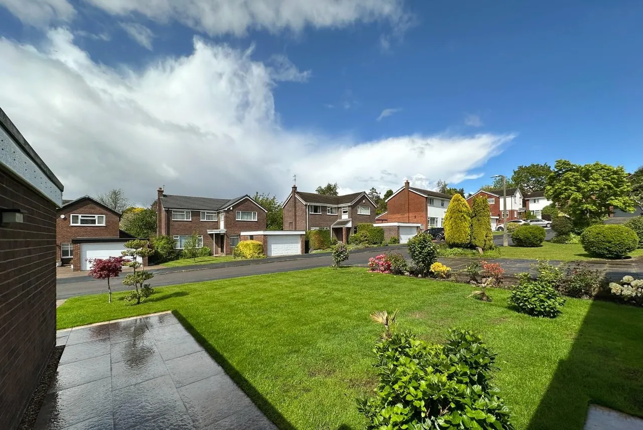 Fernlea, Hale, Cheshire WA15 9LH, photo 35