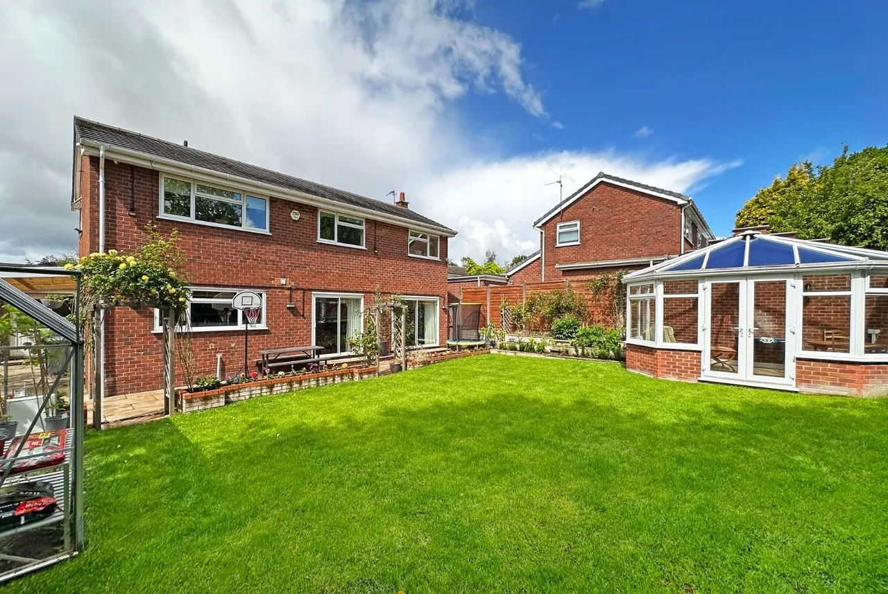 Fernlea, Hale, Cheshire WA15 9LH, photo 6