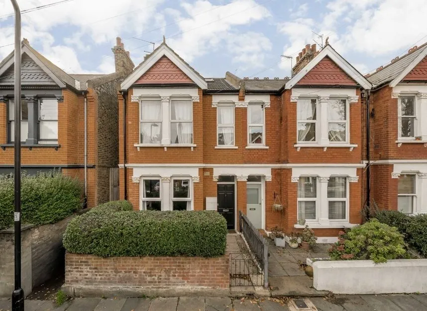 2 bed flat for sale, Ivy Crescent, Chiswick, W4