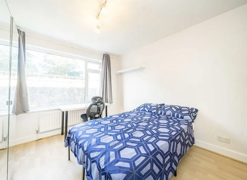 Ivy Crescent, Chiswick, W4, photo 4
