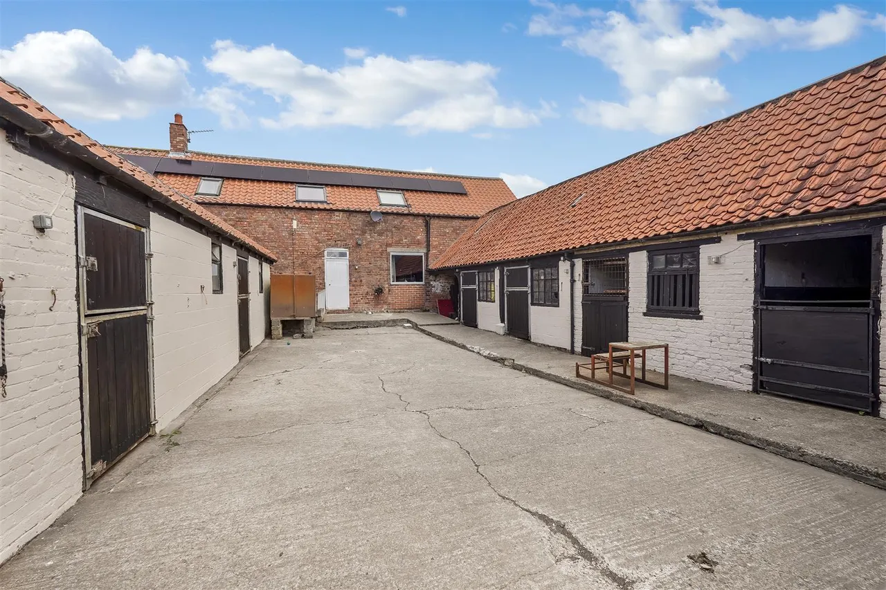 Little Beech Hill, East Harlsey, DL6, photo 17