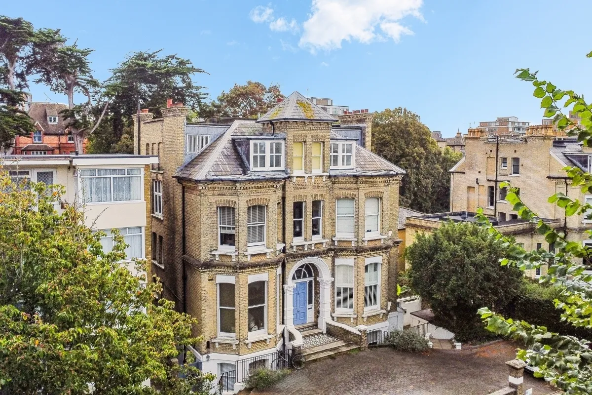 Eaton Gardens Hove BN3, photo 2