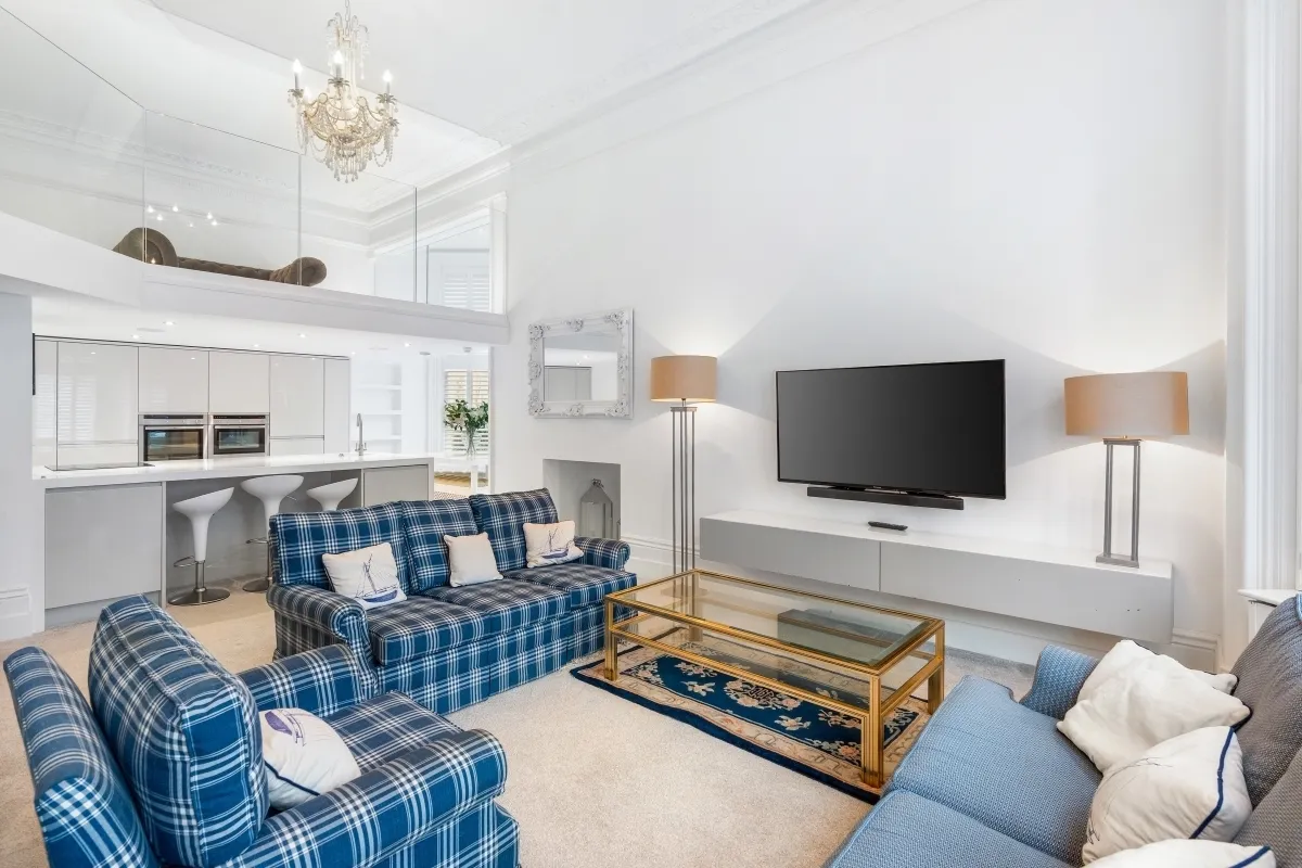 3 bed flat to rent — Eaton Gardens Hove BN3