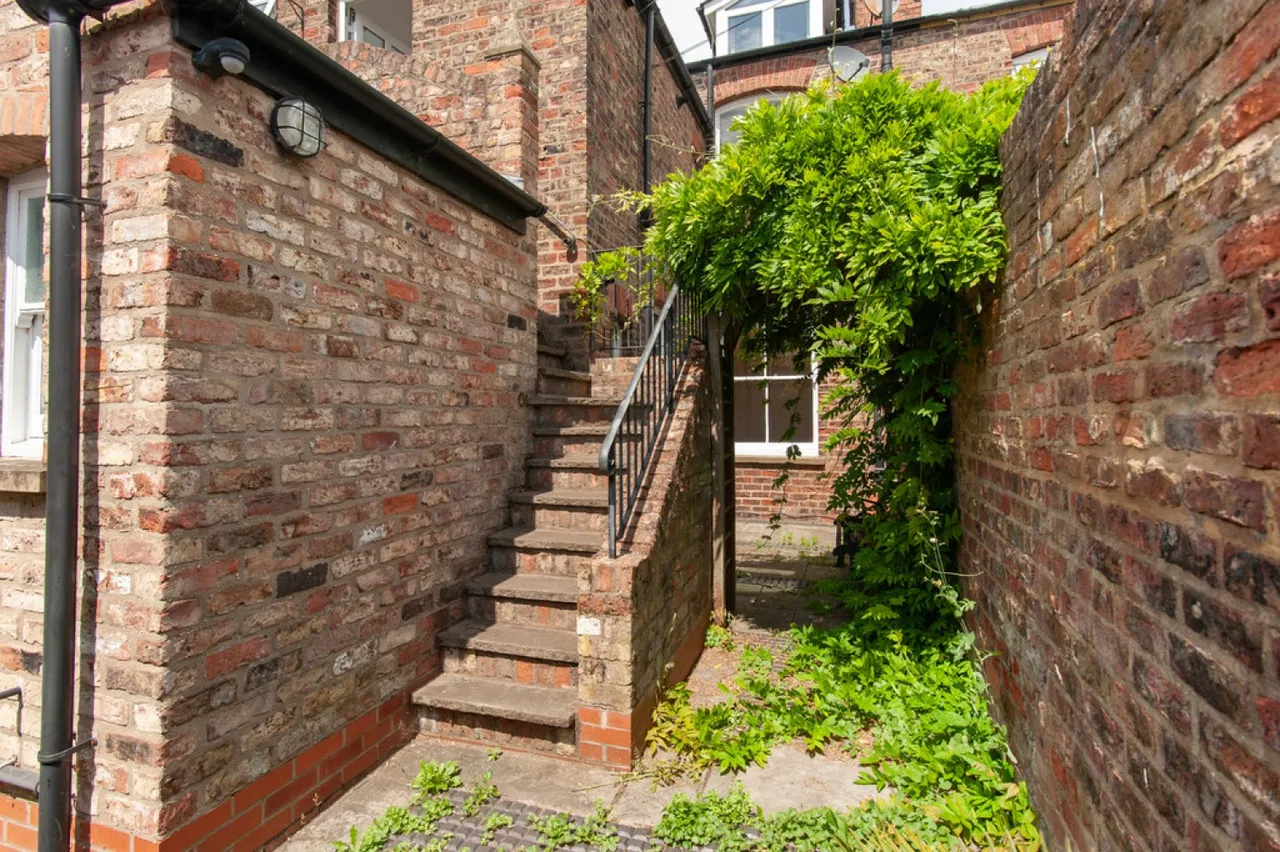 Ambrose Street, Fulford, YO10, photo 12