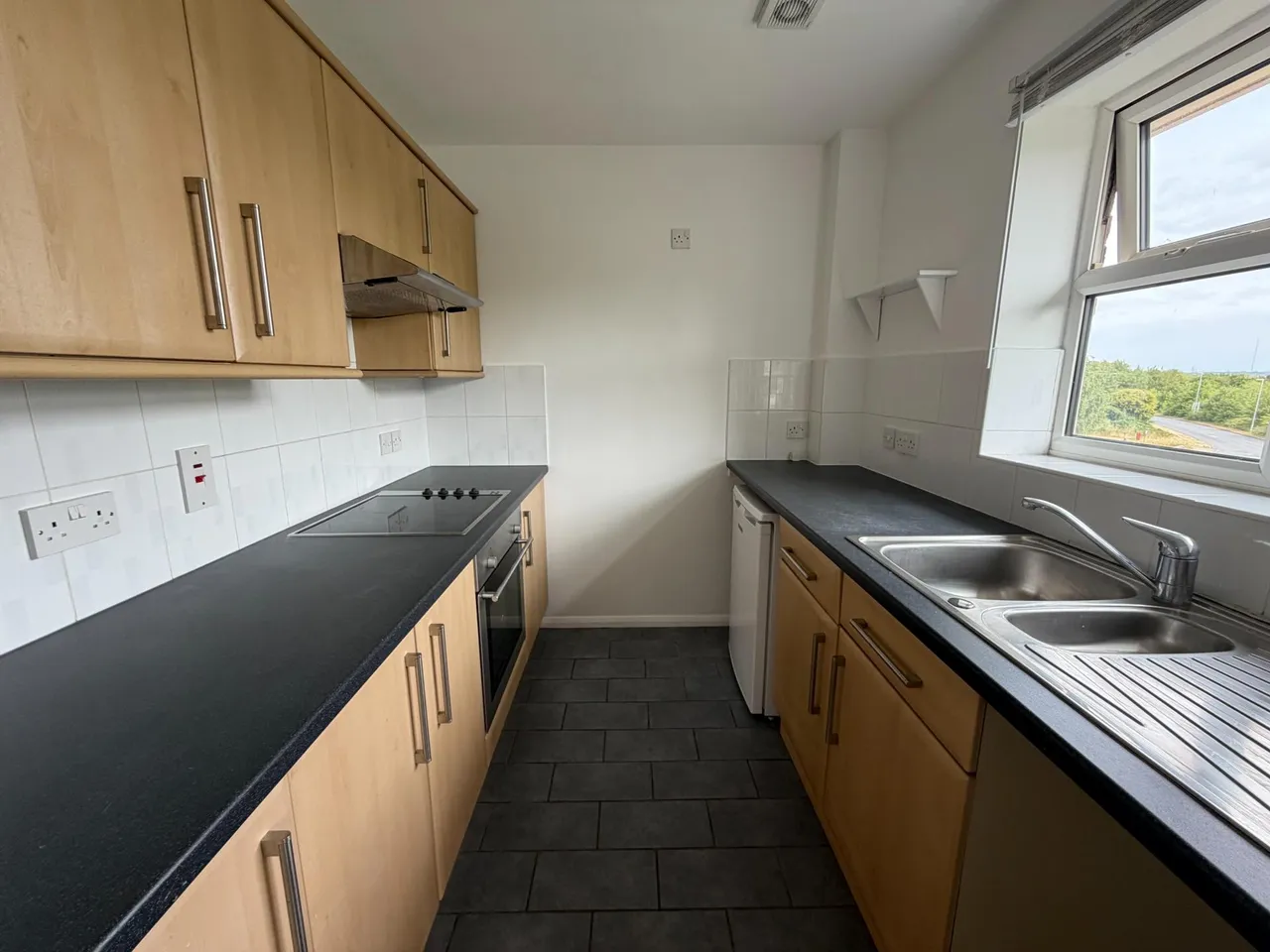 Honeysuckle Close, Biggleswade, SG18, photo 5