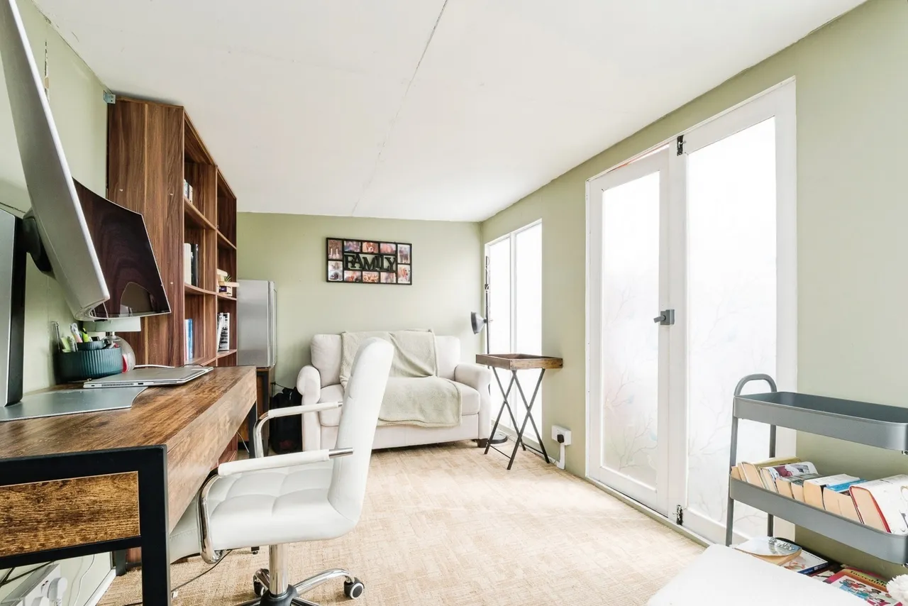 Kent View, Aveley, RM15, photo 5