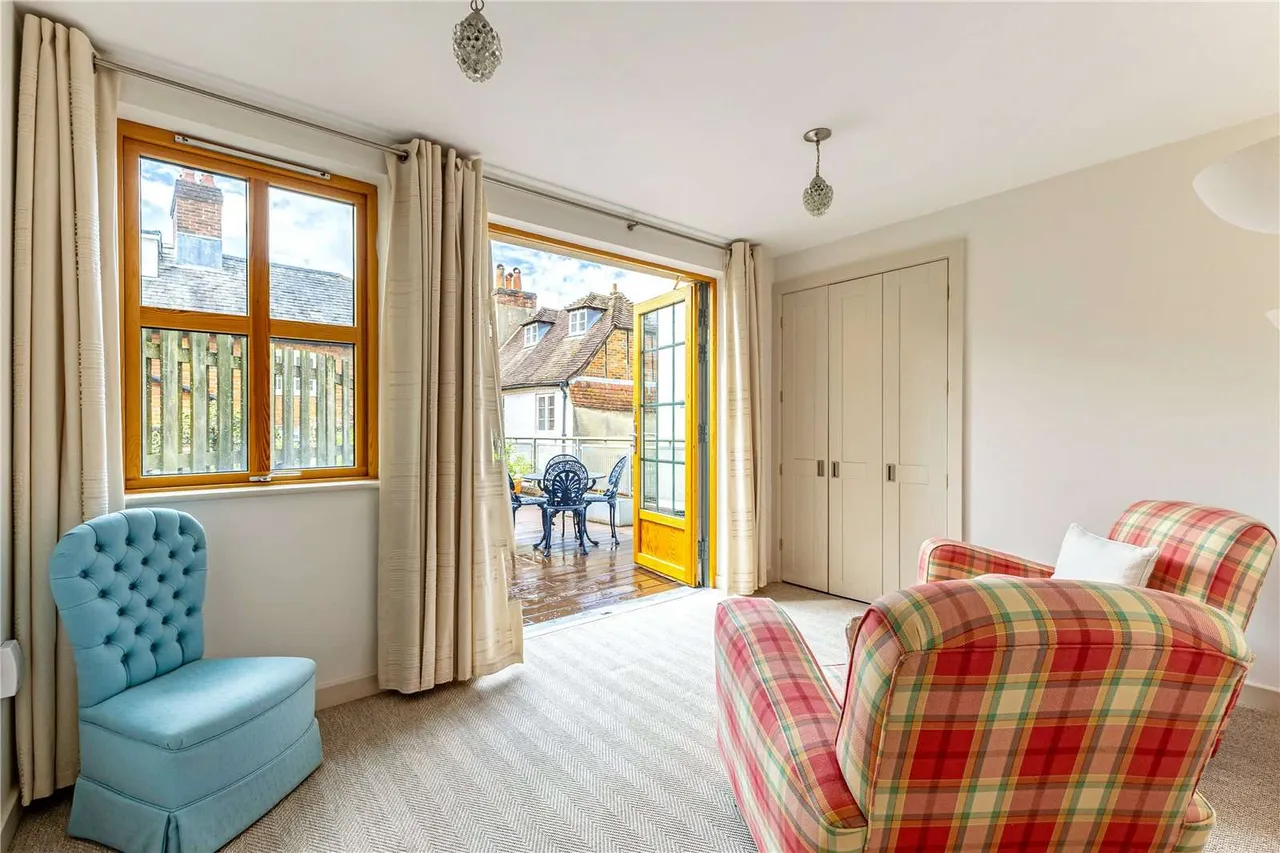 Kings Head Yard, Winchester, Hampshire, SO23 9HN, photo 9