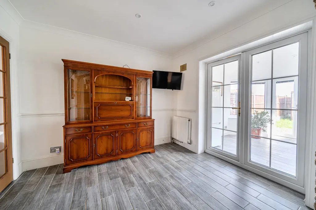Newton Road, Bletchley, Milton Keynes, Buckinghamshire, MK3 5DH, photo 16