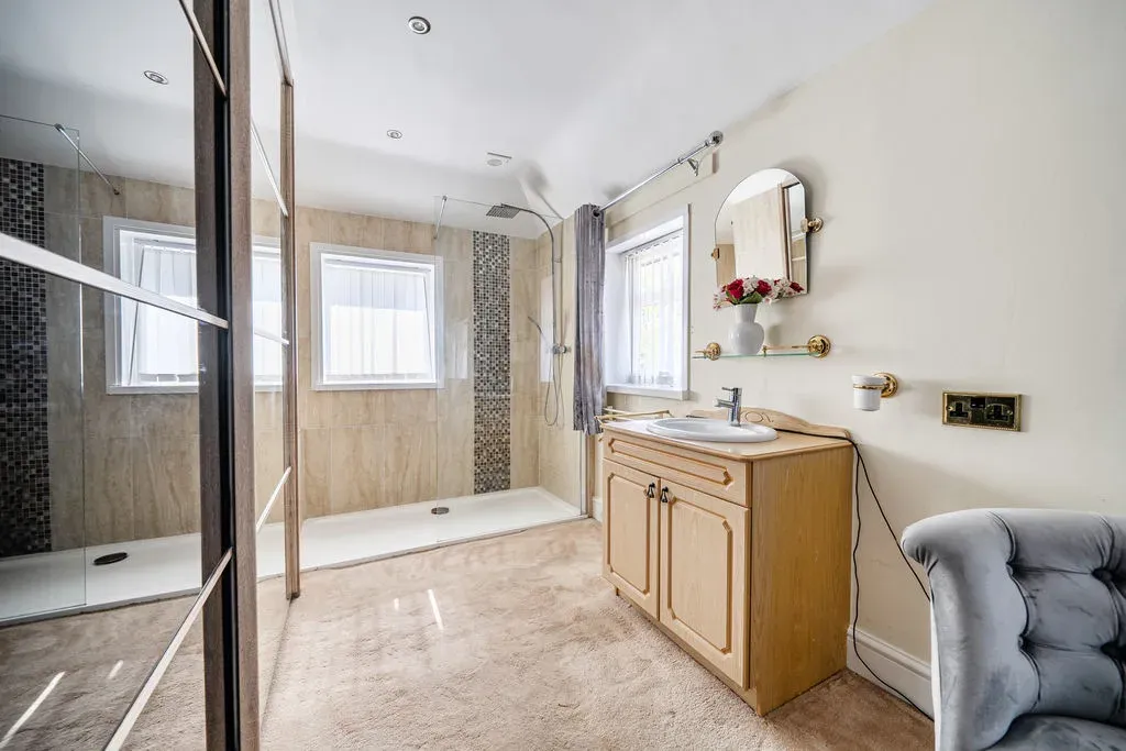 Newton Road, Bletchley, Milton Keynes, Buckinghamshire, MK3 5DH, photo 14