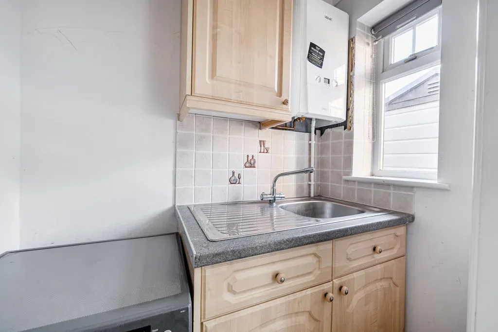 Newton Road, Bletchley, Milton Keynes, Buckinghamshire, MK3 5DH, photo 13
