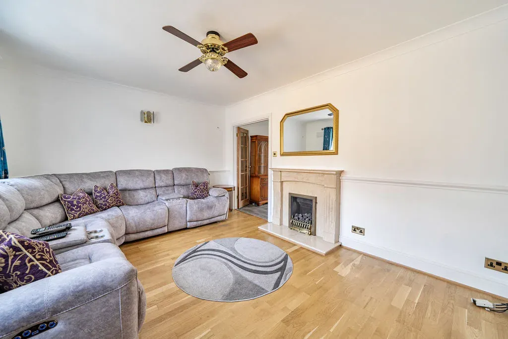 Newton Road, Bletchley, Milton Keynes, Buckinghamshire, MK3 5DH, photo 20