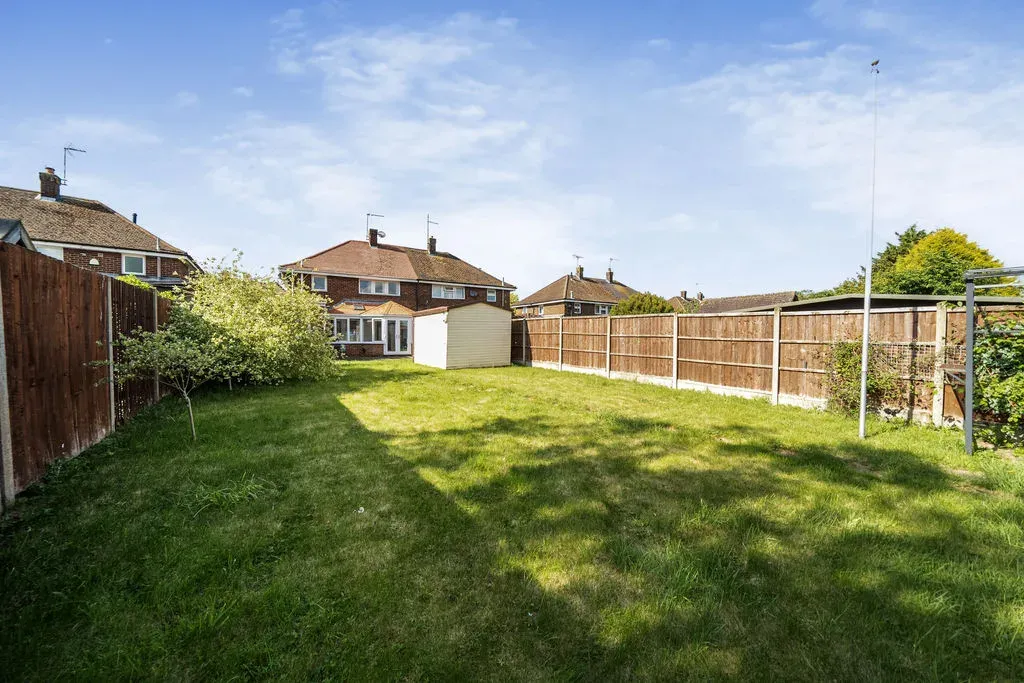 Newton Road, Bletchley, Milton Keynes, Buckinghamshire, MK3 5DH, photo 17