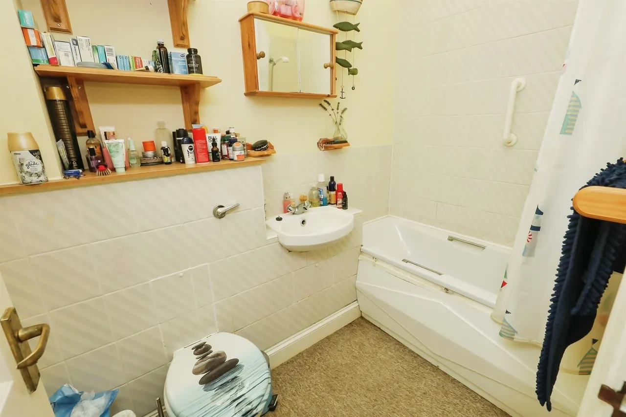 Bishop Pelham Court, Norwich, photo 7