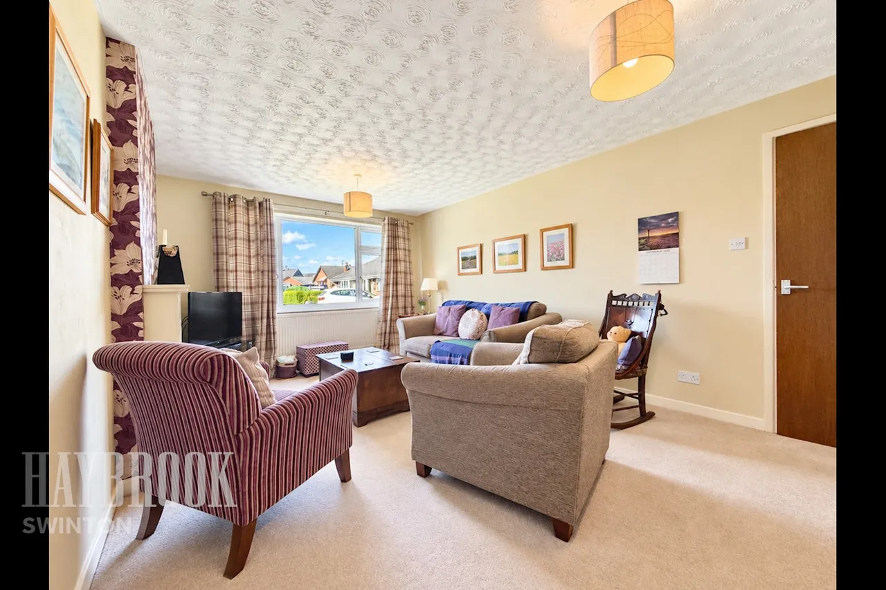 Hickleton Court, Rotherham, photo 4