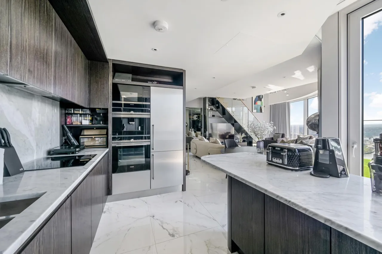 Charrington Tower, New Providence Wharf, E14, photo 2