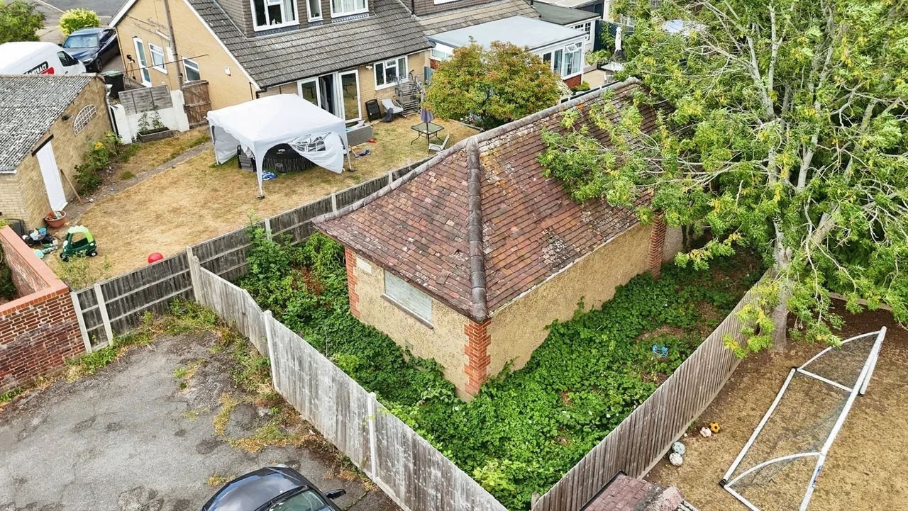 Barton Road, Luton, Bedfordshire, LU3, photo 3