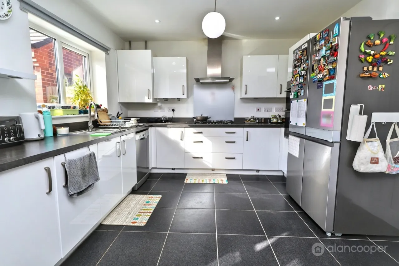 Windrower Close, Nuneaton, CV11, photo 8