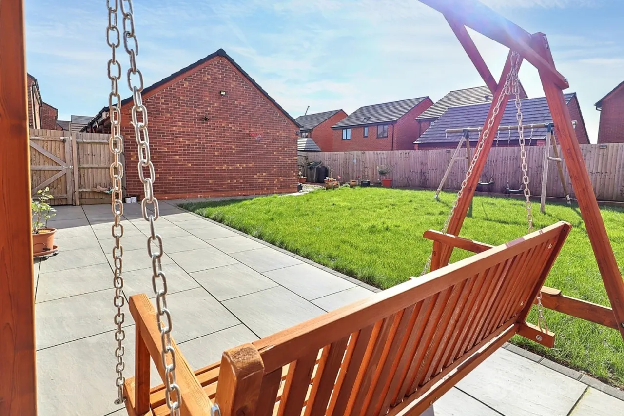 Windrower Close, Nuneaton, CV11, photo 27