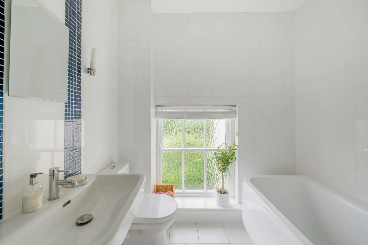Carbone Hill, Newgate Street, SG13 8RG, photo 12