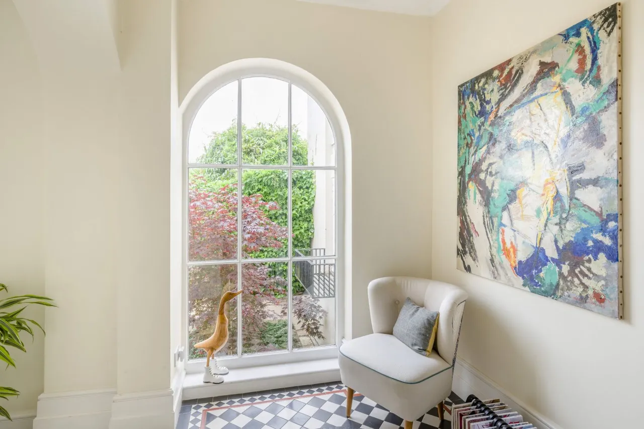 Carbone Hill, Newgate Street, SG13 8RG, photo 9