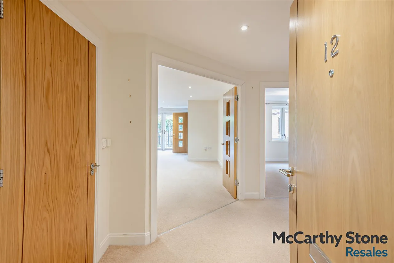 Granham Close, Marlborough, SN8, photo 39