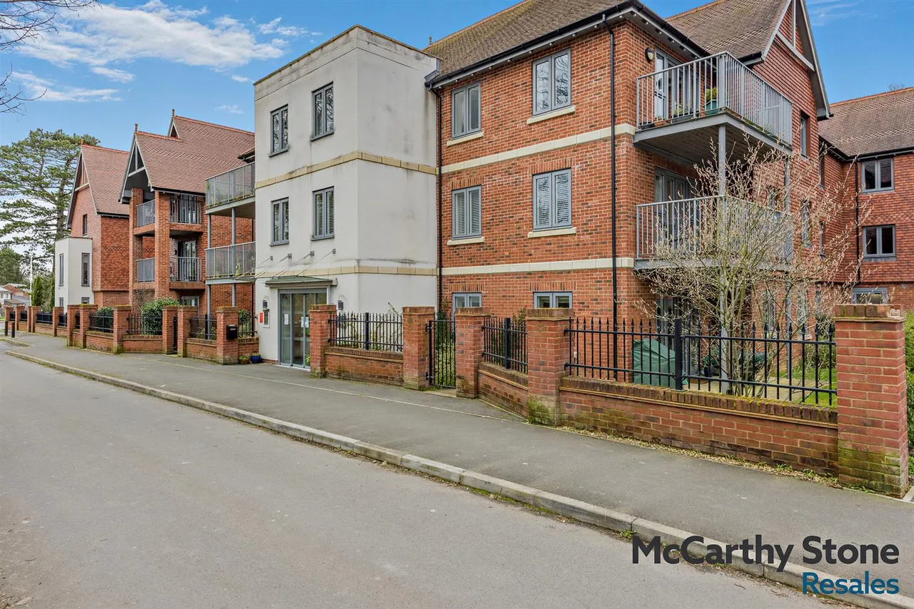Granham Close, Marlborough, SN8, photo 31