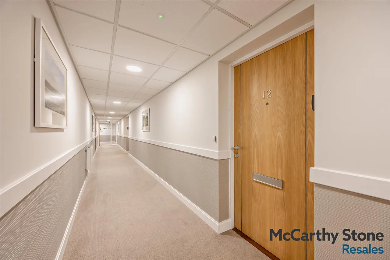 Granham Close, Marlborough, SN8, photo 38