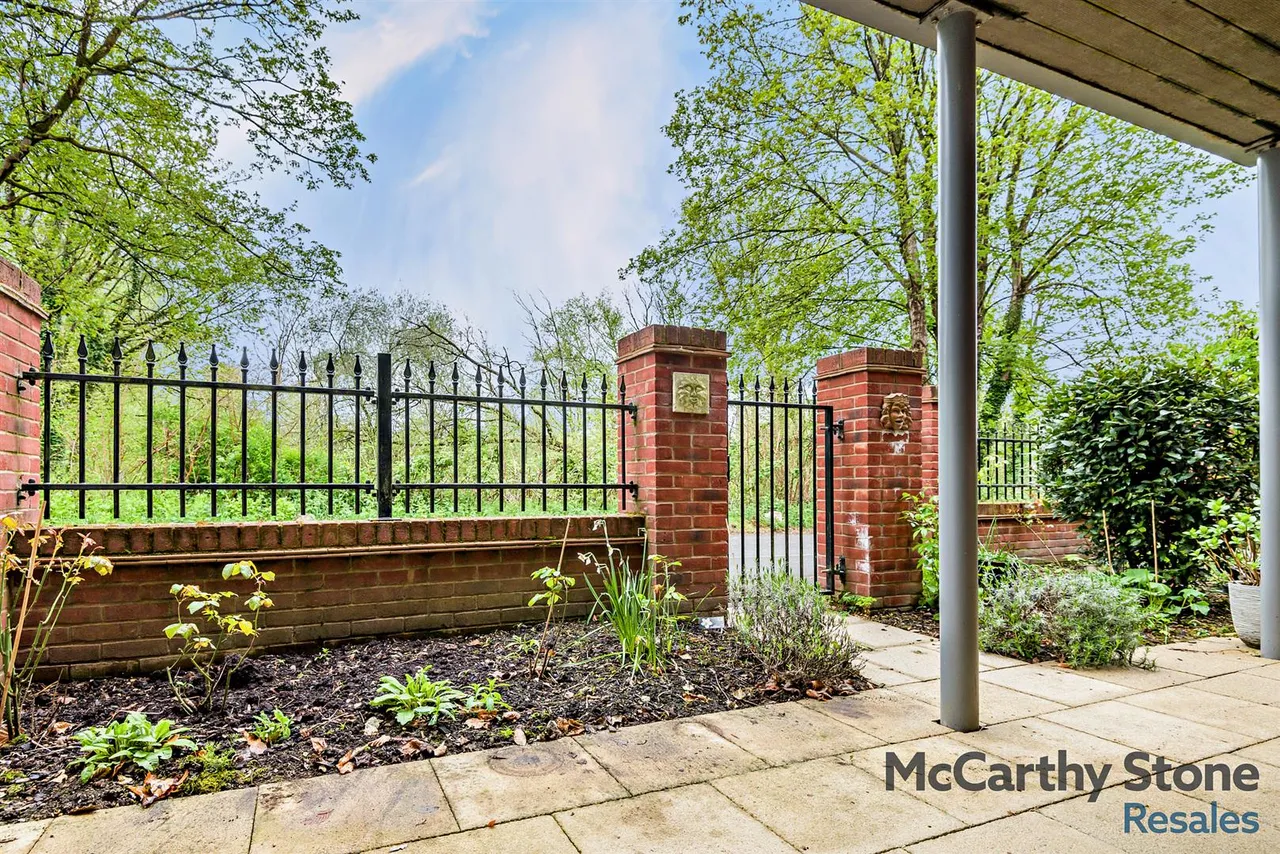 Granham Close, Marlborough, SN8, photo 18