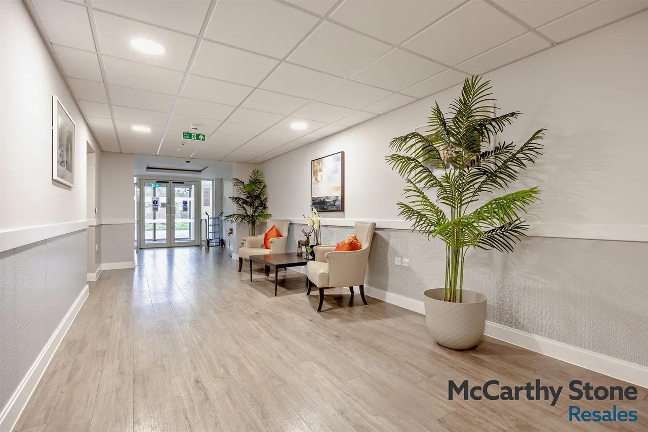 Granham Close, Marlborough, SN8, photo 44