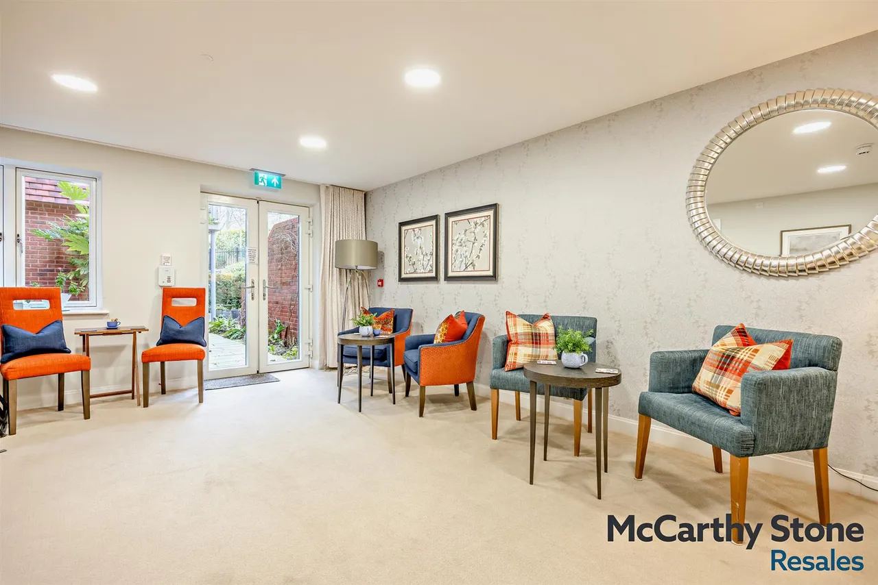 Granham Close, Marlborough, SN8, photo 43