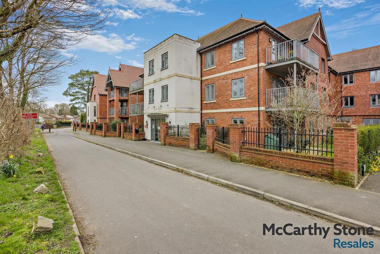 Granham Close, Marlborough, SN8, photo 30