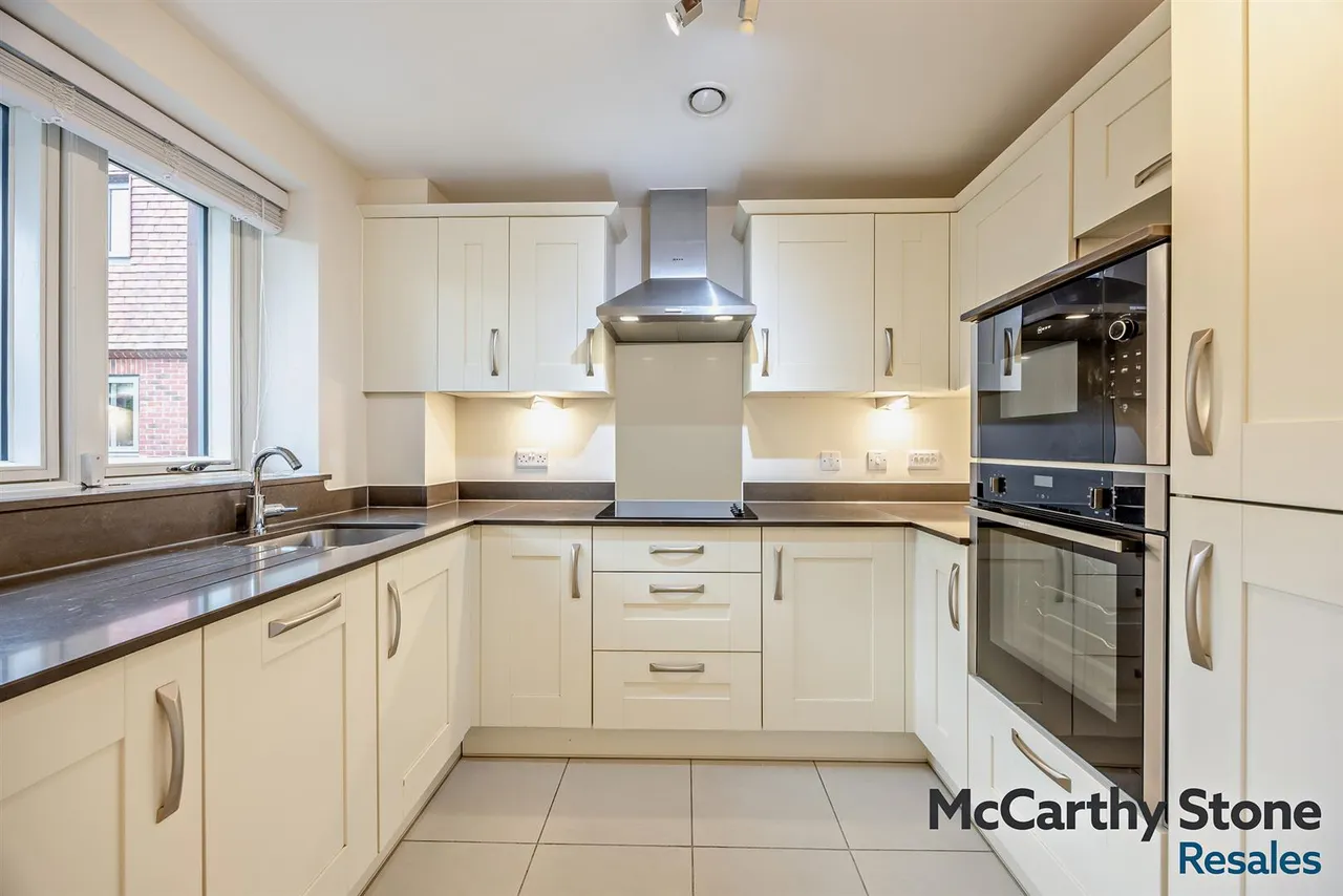 Granham Close, Marlborough, SN8, photo 5