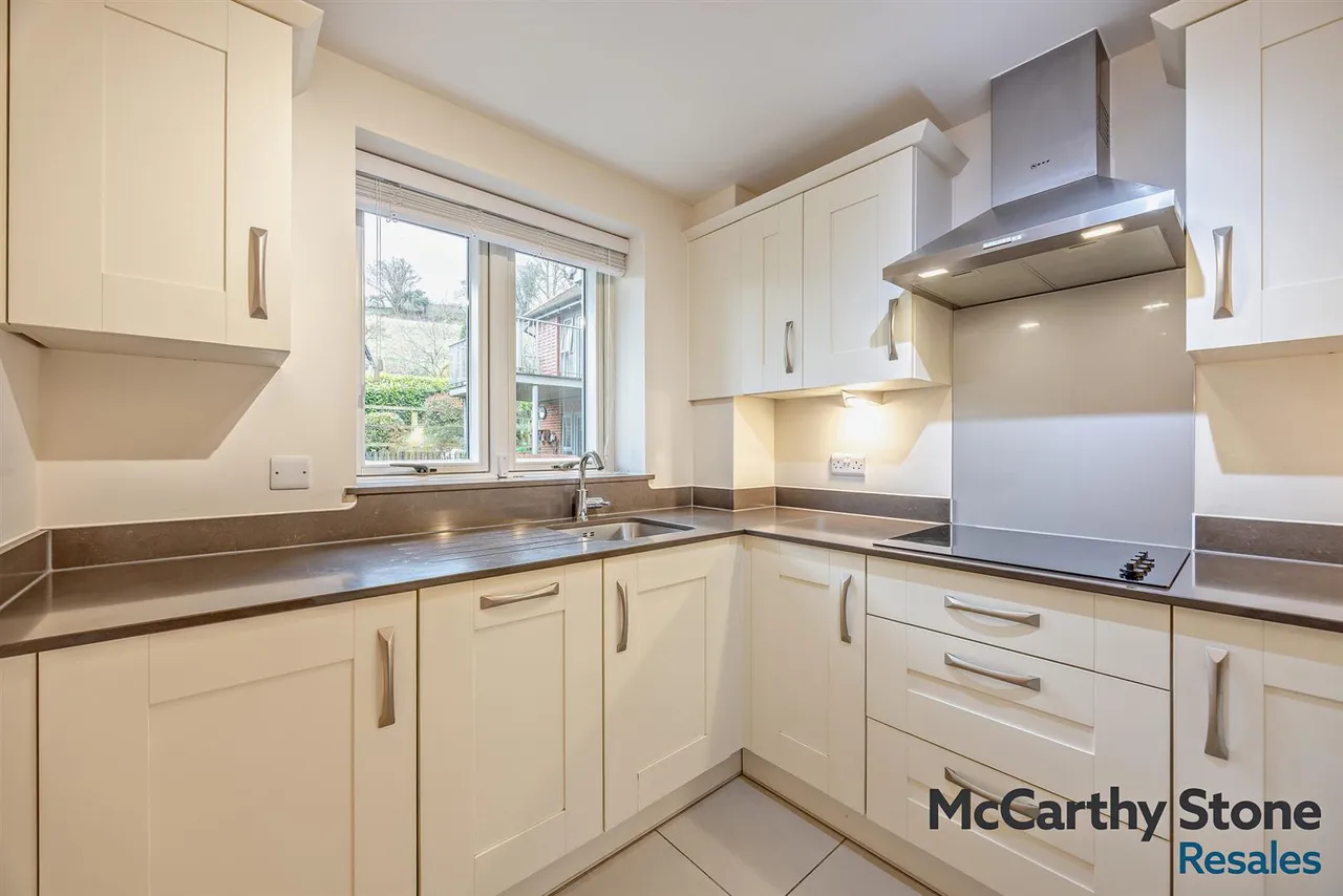Granham Close, Marlborough, SN8, photo 16