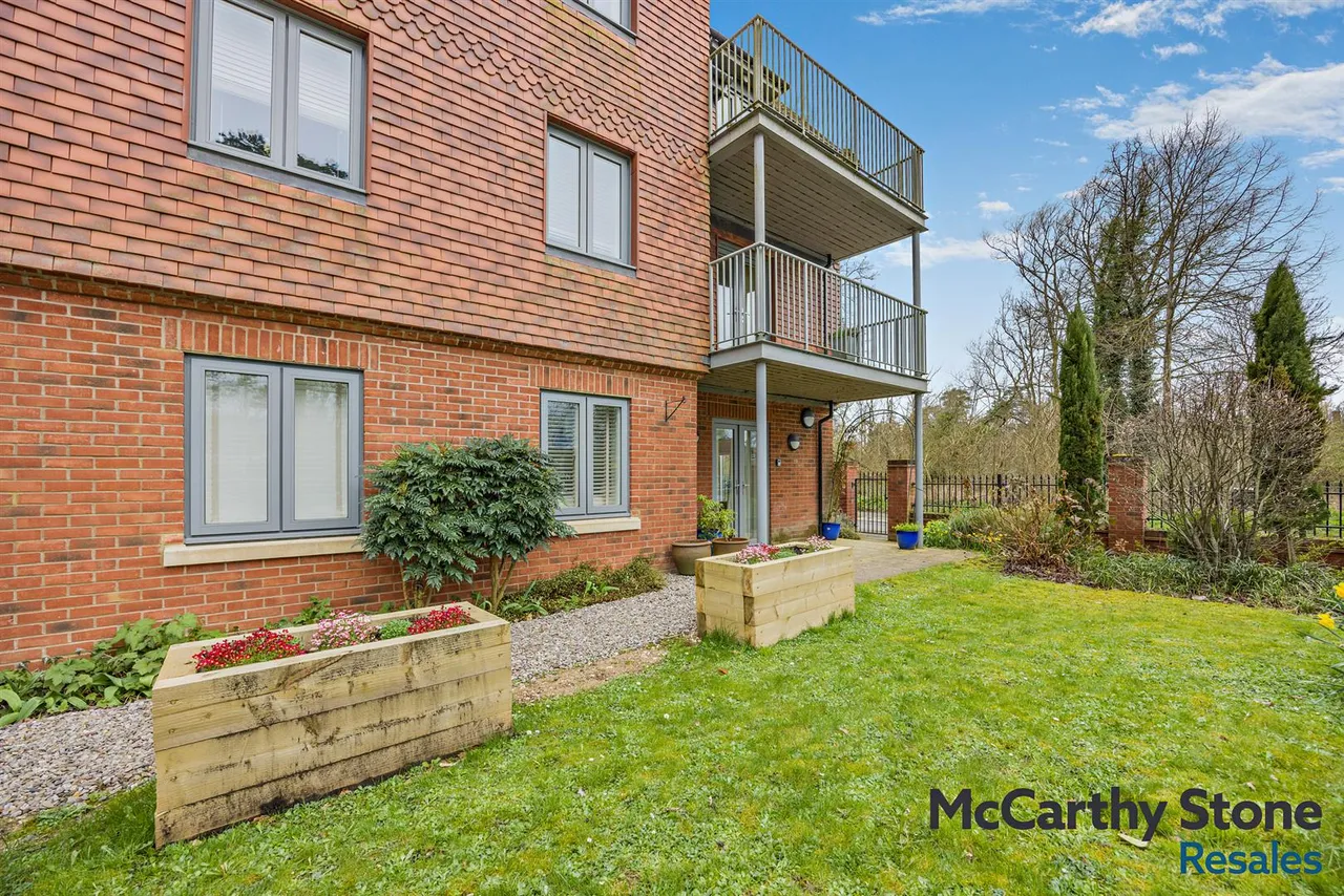 Granham Close, Marlborough, SN8, photo 33
