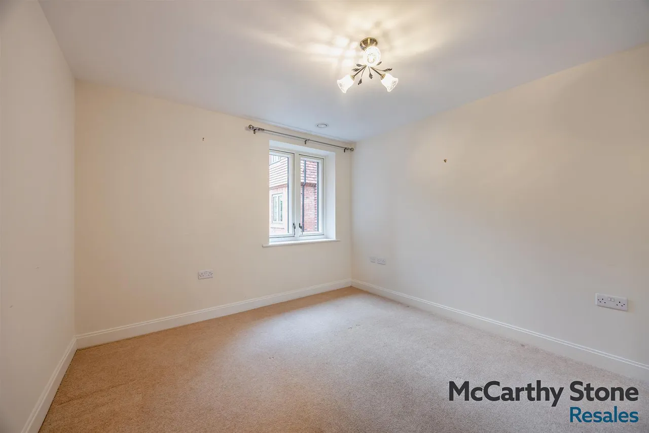 Granham Close, Marlborough, SN8, photo 11