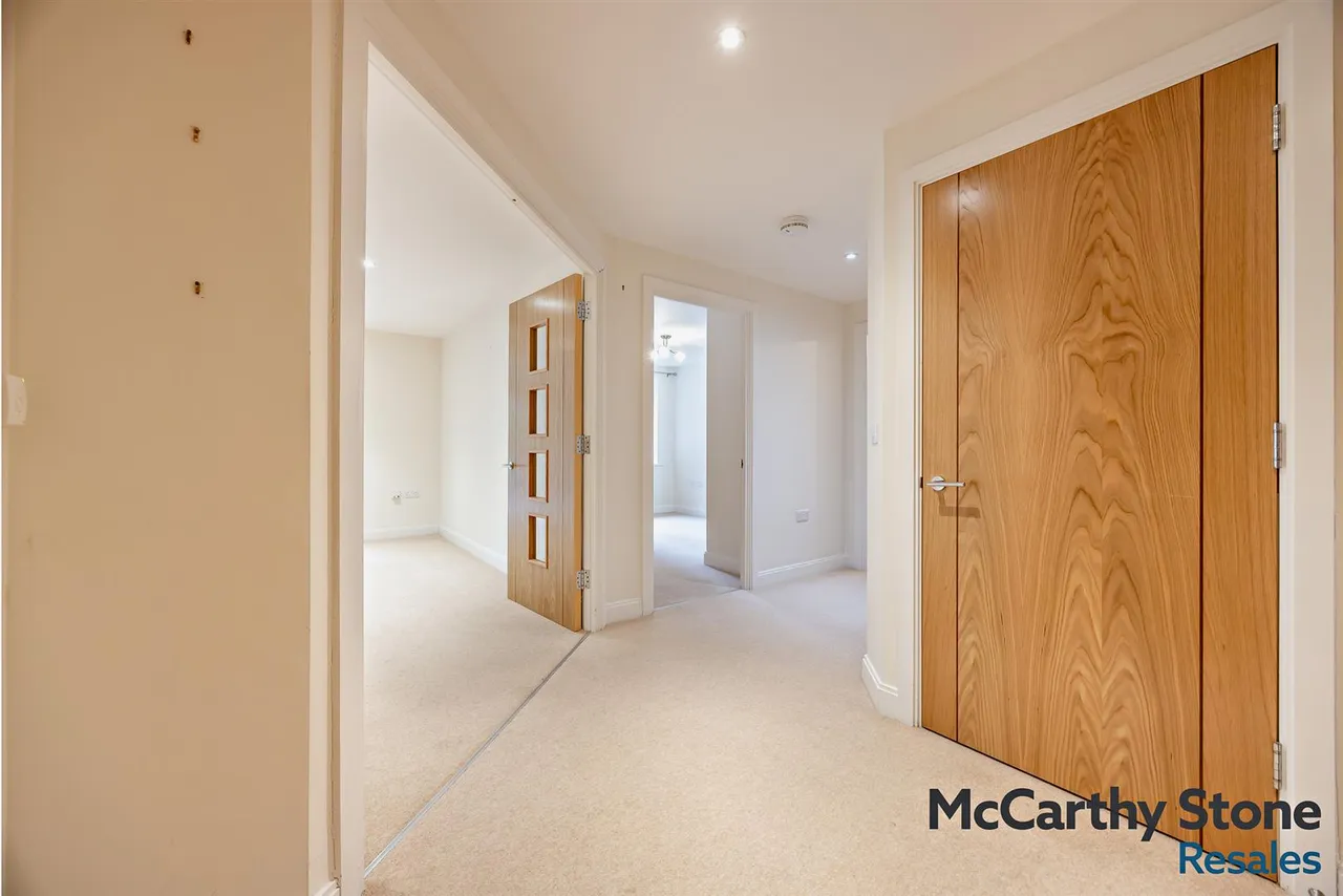 Granham Close, Marlborough, SN8, photo 37