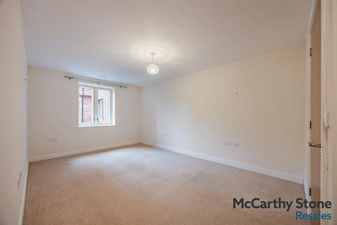 Granham Close, Marlborough, SN8, photo 12