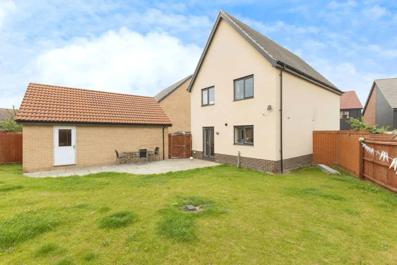 4 bed house for sale — Robin Grove, Wymondham, Norfolk, NR18