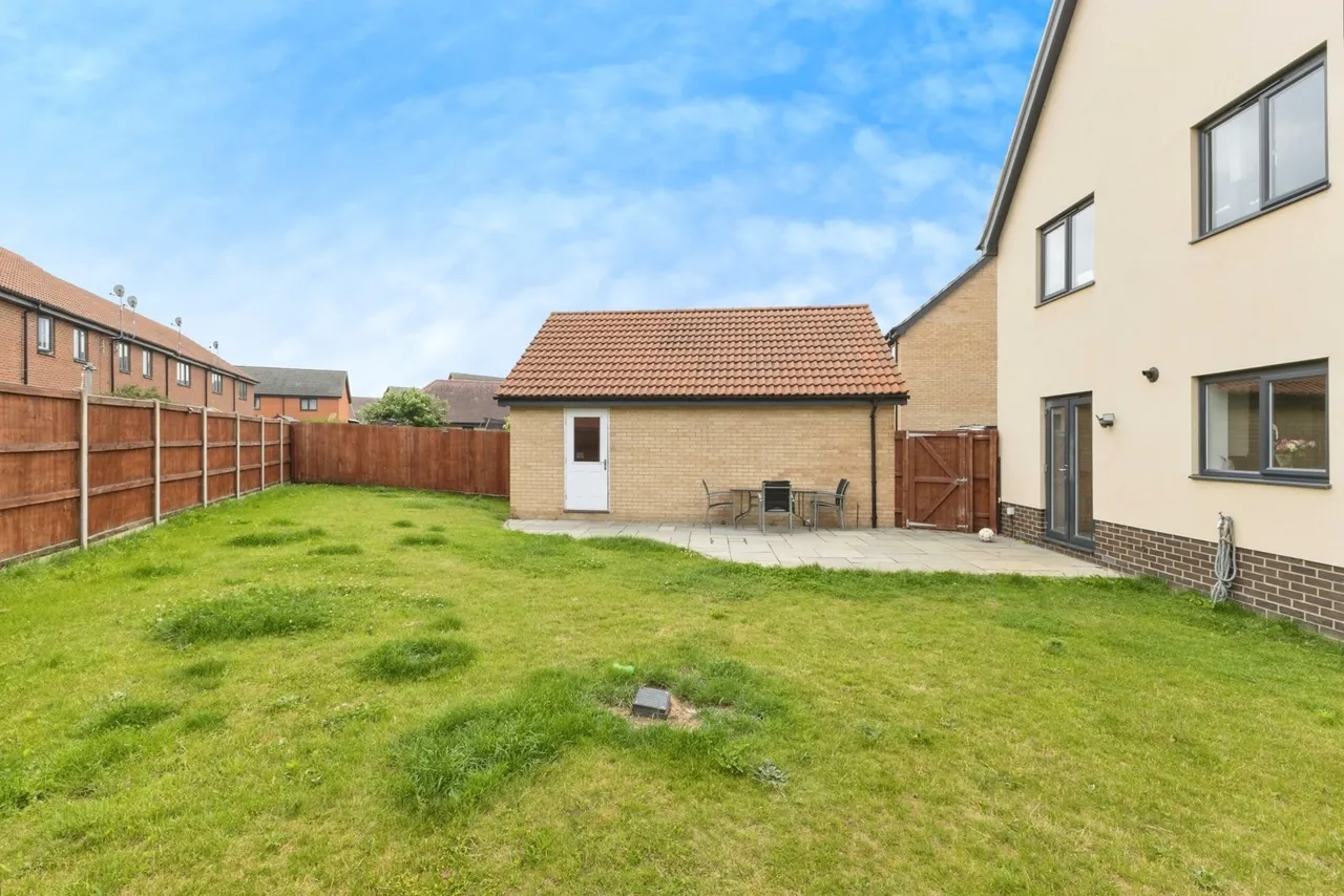 Robin Grove, Wymondham, Norfolk, NR18, photo 11